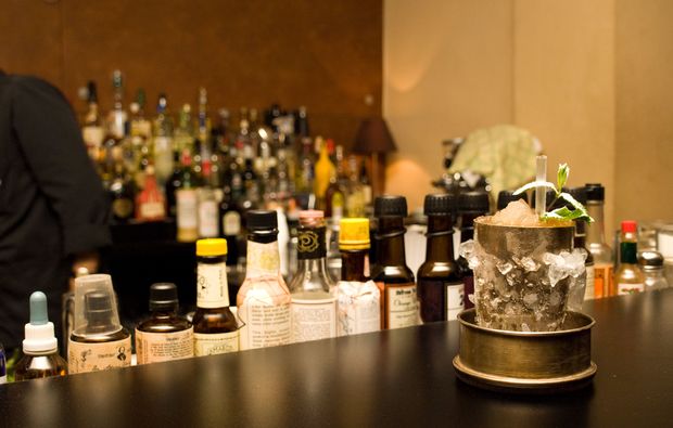 Cocktail-Kurs Düsseldorf - Schenke mit einem Cocktailkurs außergewöhnlichen Spaß im Glas! Cocktail-Kurs Düsseldorf - Schenke mit einem Cocktailkurs außergewöhnlichen Spaß im Glas!