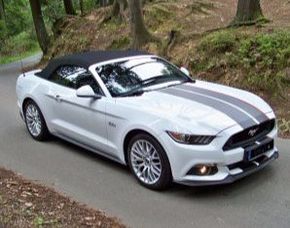 Mustang GT Cabrio fahren - 1 Tag (Mo.-Do.) Ford Mustang GT Cabrio - 1 Tag (Mo -Do)