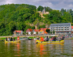 Schlauchboot-Tour Stadt Wehlen - Im Schlauchboot wartet einmaliger Paddelspaß