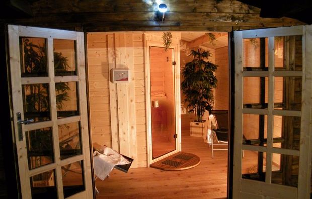 romantikwochenende-orlenbach-saunabereich