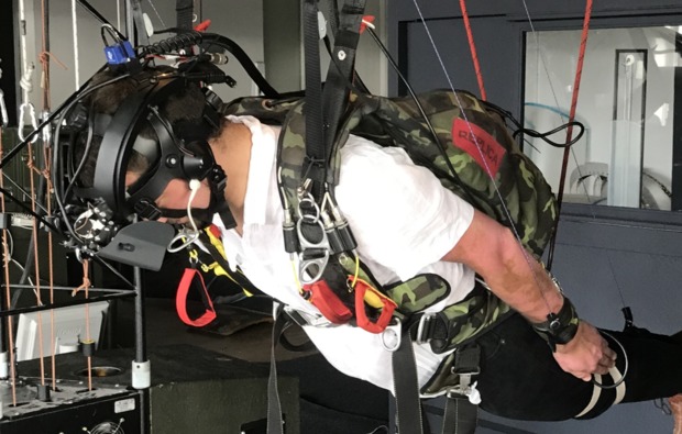 simulator-fallschirmsprung-hamburg-schweben