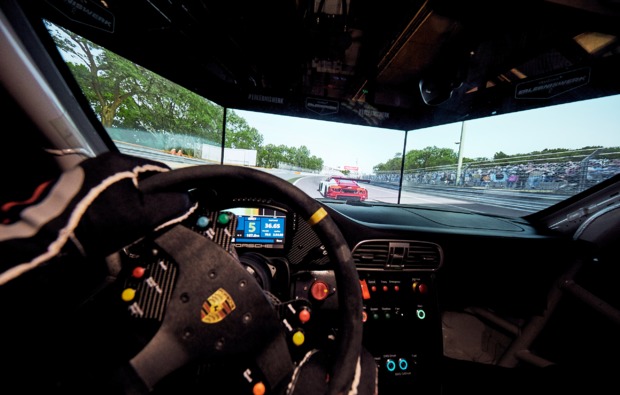 rennsimulator-berlin-cockpit