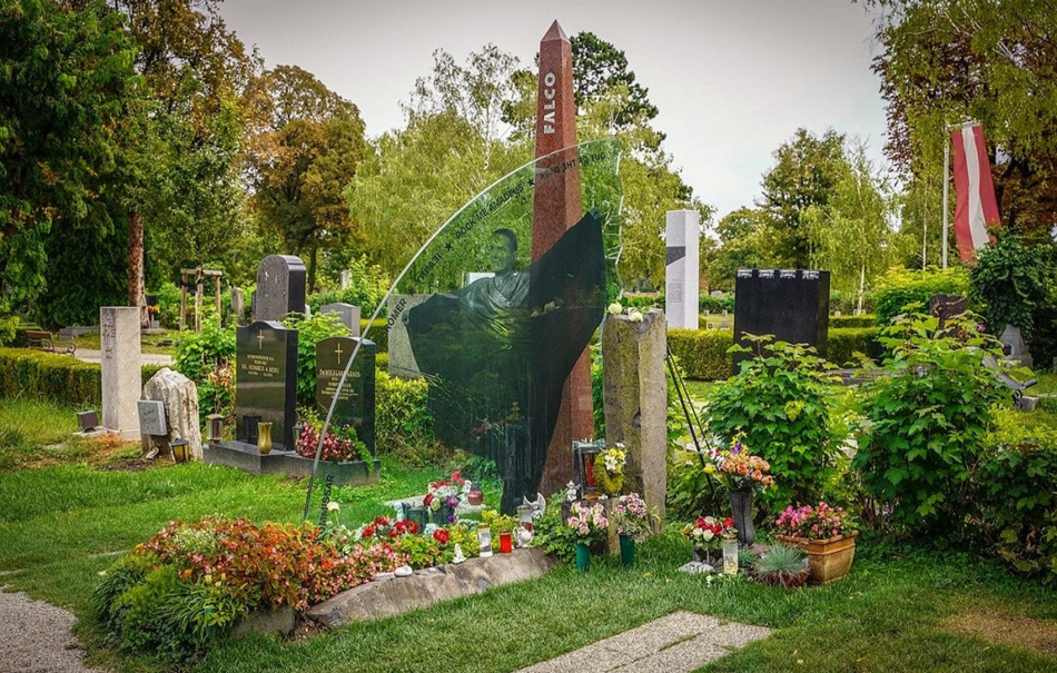Digitale Stadtführungen Wien (Zentralfriedhof) - Eine Stadtführung, die neue Maßstäbe setzt