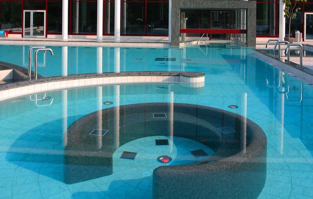 wellnesstag-fuer-zwei-bad-reichenhall-pool