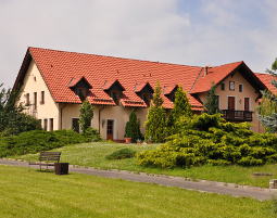 Zauberhafte Unterkünfte (Landhotels für Zwei) GreenLine Waldhotel Forsthaus Dröschkau - Brotzeit, Wanderung