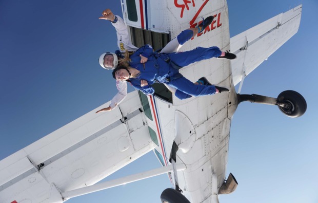 fallschirm-tandemsprung-hodenhagen-springen