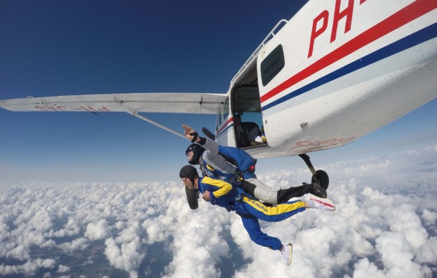 fallschirm-tandemsprung-hodenhagen-sprung