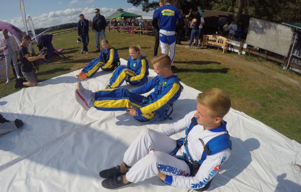 fallschirm-tandemsprung-hodenhagen-trockenuebungen