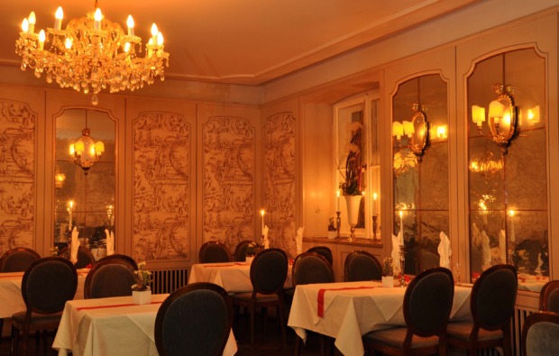 candle-light-dinner-fuer-zwei-muenchen-restaurant