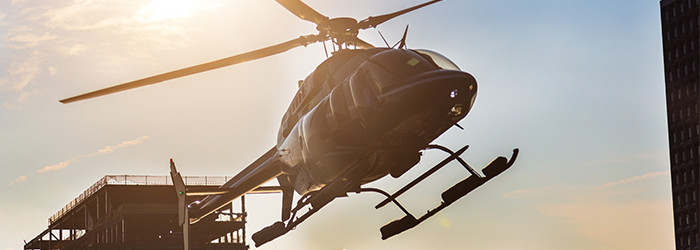 Hubschrauber-Skyline-Flug