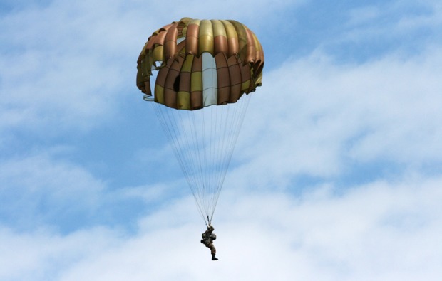 fallschirm-tandemsprung-niederoeblarn-adrenalin