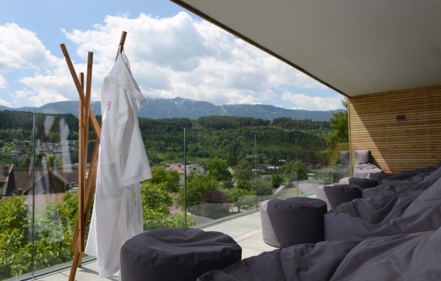 biwak-uebernachtung-seeboden-terrasse