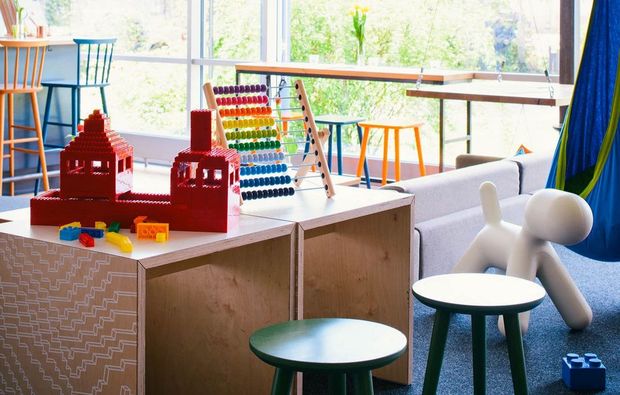 erlebnisreise-legoland-guenzburg-hotel-spielecke