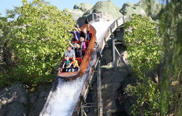 erlebnisreise-legoland-guenzburg-wasserbahn