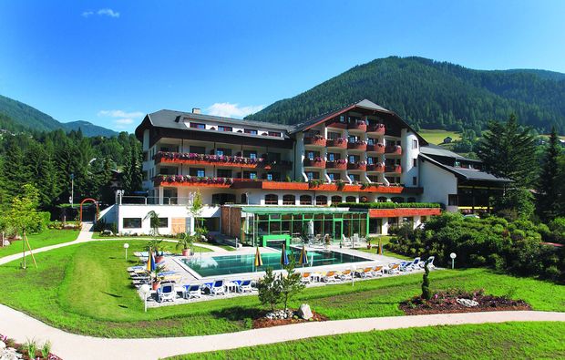 wellnesshotels-bad-kleinkirchheim-hotel-sommer