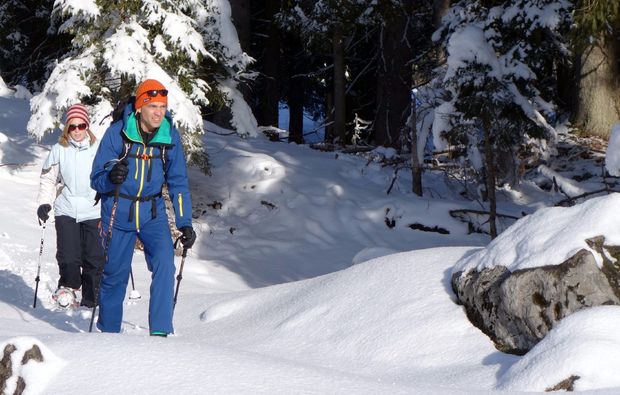 schneeschuh-wanderung-reit-im-winkl-wald