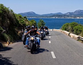 Roller- und Motorradtouren Cal...
