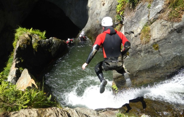 abenteuer-wochenende-sautens-tirol-canyoning