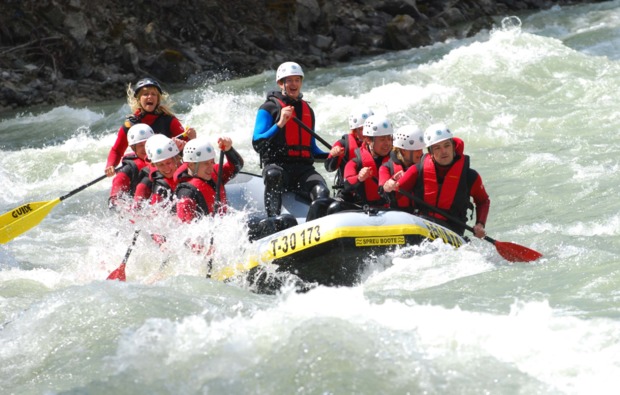 abenteuer-wochenende-sautens-tirol-rafting