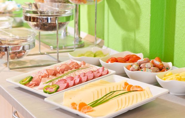 romantikwochenende-leipzig-buffet