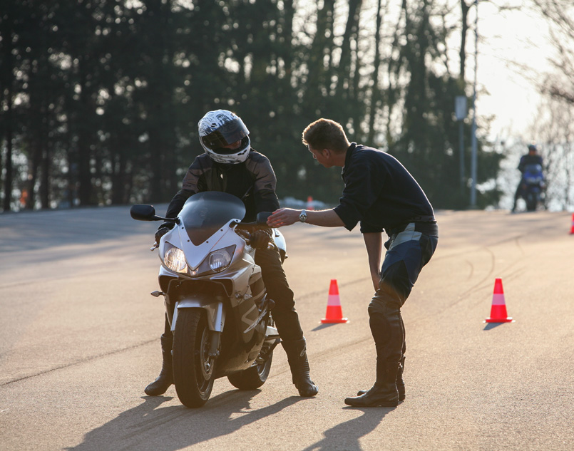 Motorrad Fahrsicherheitstraining Basic Fahrsicherheitstraining (mit eigenem Motorrad) – 4 Stunden