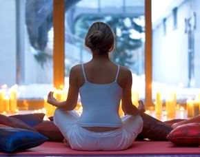 Wellnesshotels für Zwei Bio-Seehotel Zeulenroda - Nutzung Brain-Light-Massagesessel