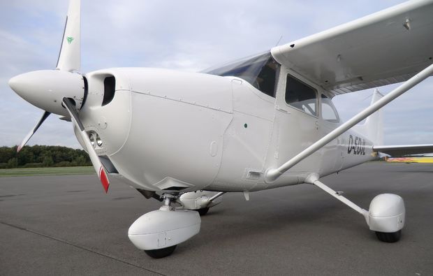 huenxe-flugzeug-selber-fliegen-40-minuten