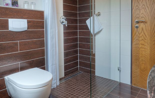 kurzurlaub-bad-bertrich-badezimmer