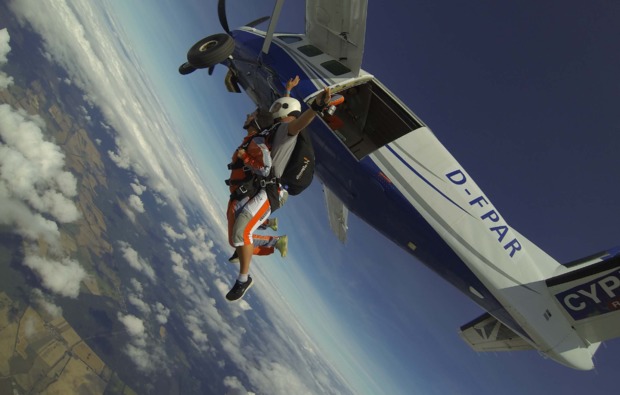 fallschirmspringen-kurs-gransee-absprung