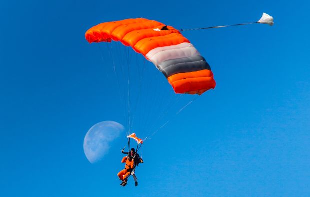 gransee-fallschirmspringen-kurs