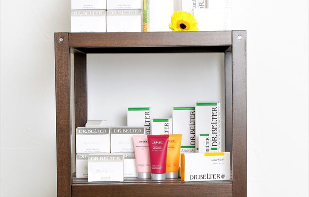 schoenheitstag-gesichtsbehandlung-wellness-fuer-frauen-muenchen