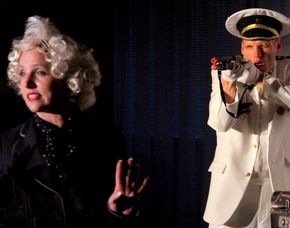 Krimi & Dinner - Mord an Bord - Linz Donauschiff - 4-Gänge-Menü, inkl. Punsch & Mineralwasser