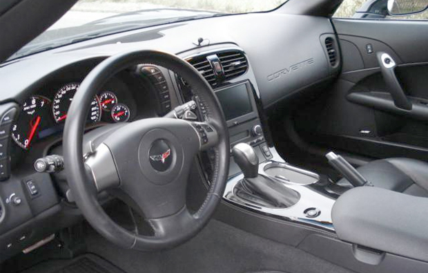 corvette-z05-cockpit