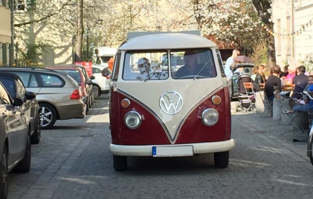 oldtimer-vw-fahren-muenchen-bulli
