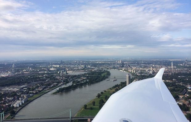 privatrundflug-mit-flugtheorie-moenchengladbach-fluegel