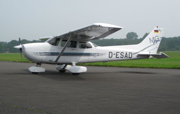 privatrundflug-mit-flugtheorie-moenchengladbach-fluggeraet