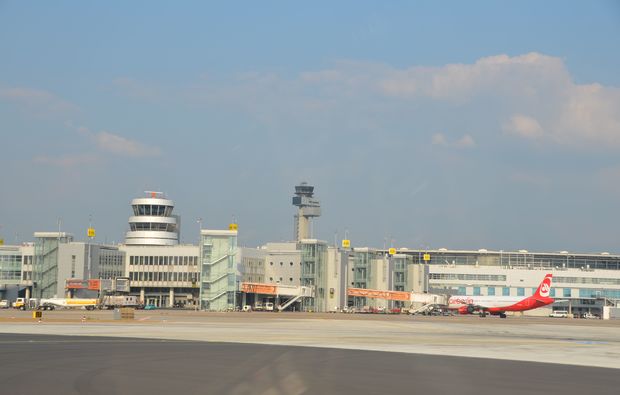 privatrundflug-mit-flugtheorie-moenchengladbach-kulisse