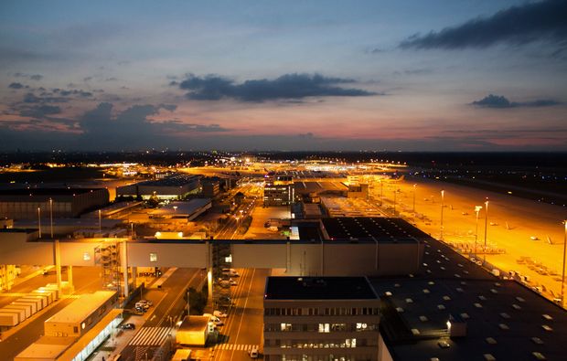 privatrundflug-mit-flugtheorie-moenchengladbach-nacht
