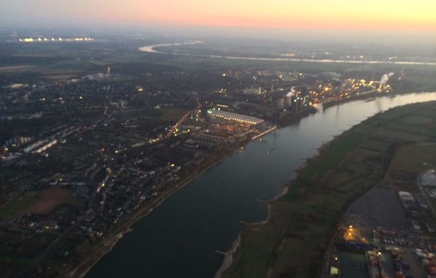 privatrundflug-mit-flugtheorie-moenchengladbach-skyline