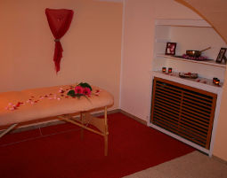 Hot Stone Massage Köln - Hot Stone Massage: Ganzkörpermassage indianischen Ursprungs