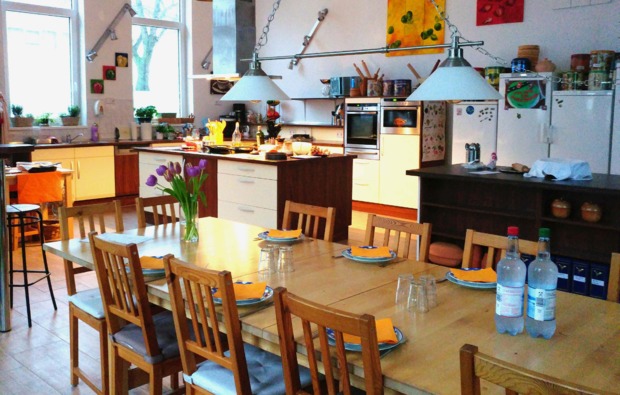 indische-kueche-berlin-tisch