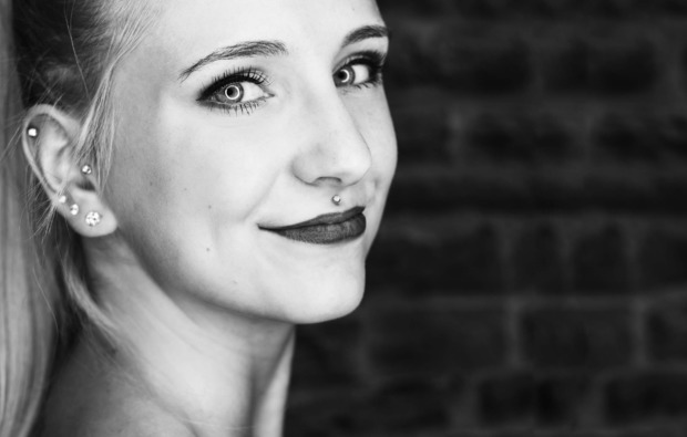 professionelles-fotoshooting-berlin-junge-frau