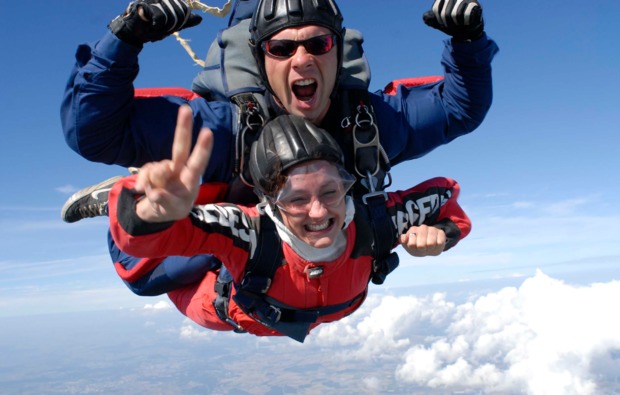 fallschirm-tandemsprung-laupheim-adrenalin
