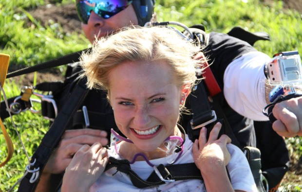 fallschirm-tandemsprung-hirschbach-im-muehlkreis-boden