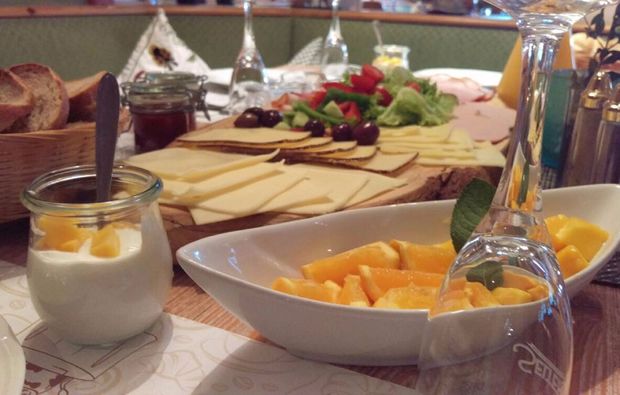 romantikwochenende-reit-im-winkl-fruehstueck