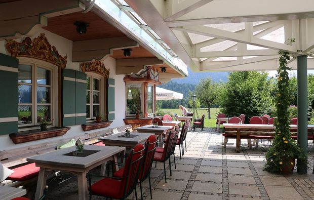 romantikwochenende-reit-im-winkl-terrasse