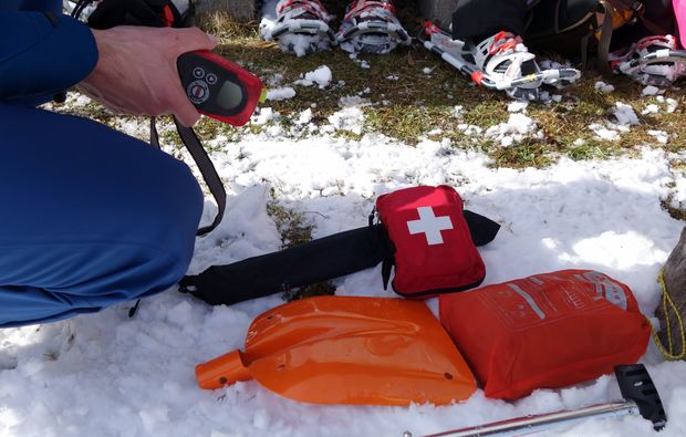 schneeschuh-wanderung-reit-im-winkl-ausruestung