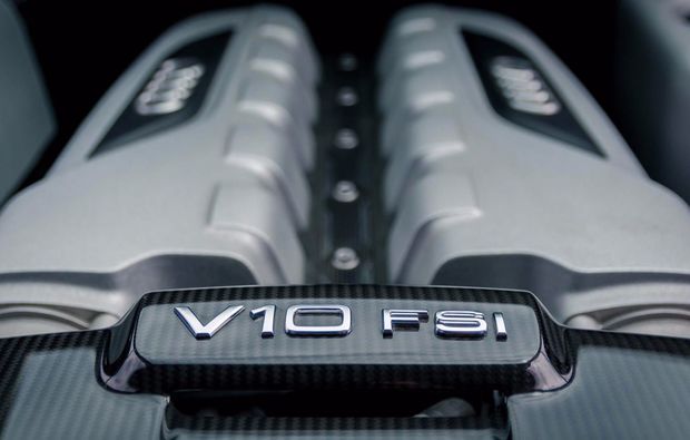 audi-fahren-waiblingen-bei-stuttgart-v10-motor