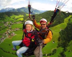 Gleitschirm-Tandemflug Niedera...