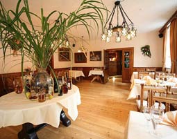 Candle Light Dinner Rinteln Ritterliche Stunden Mydays 2 Romantik Menue Schaumburg 3 Dinner F C3 Bcr Zwei